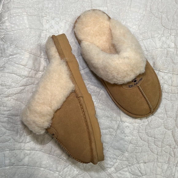 BearPaw suede Loki Slippers in Tan and Cream - Picture 3 of 3
